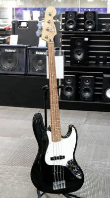 Fender - Player Jazz Bass Pau Ferro - Black 2